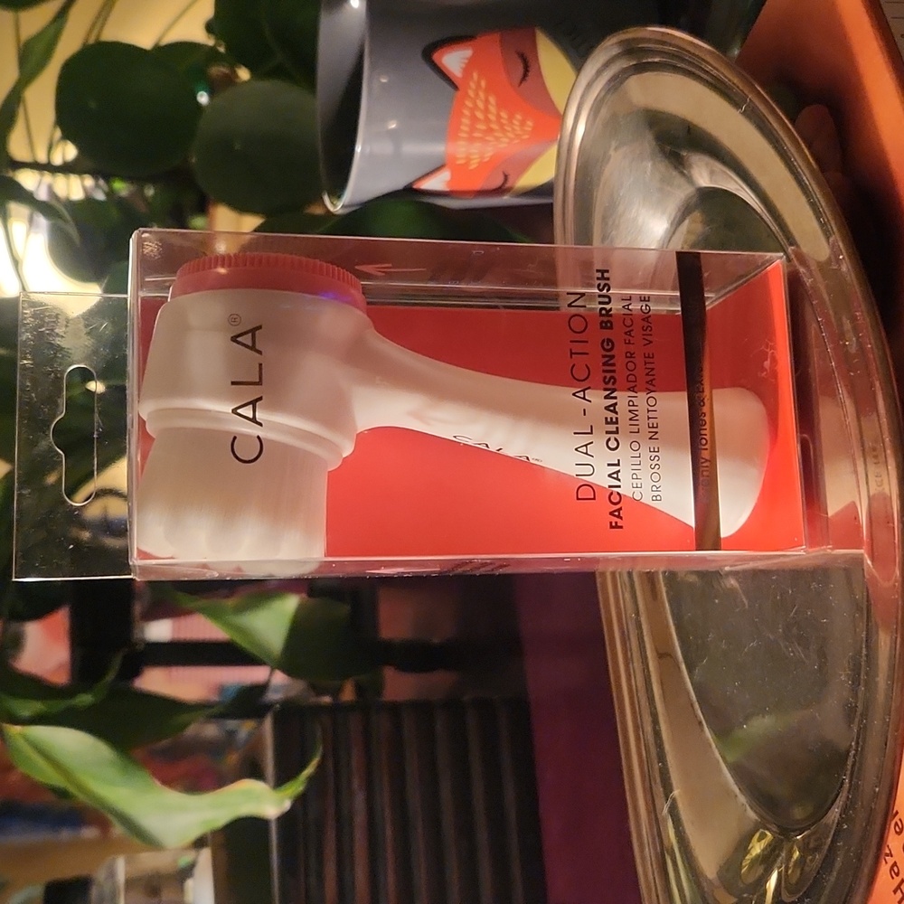 Cala Facial Cleansing Brush